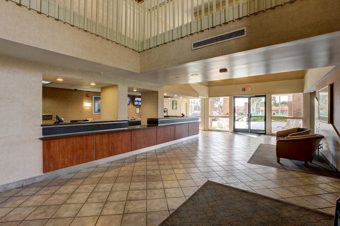 Imagen de los interiores del Hotel Motel 6 Irvine - Orange County Airport. Foto 17