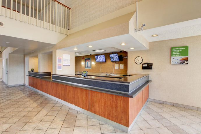 Imagen de los interiores del Hotel Motel 6 Irvine - Orange County Airport. Foto 18