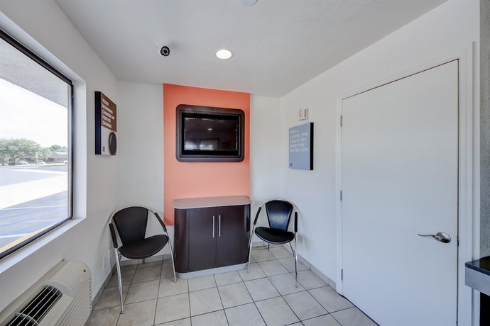 Imagen de los interiores del Hotel Motel 6 Lakeland, FL. Foto 13