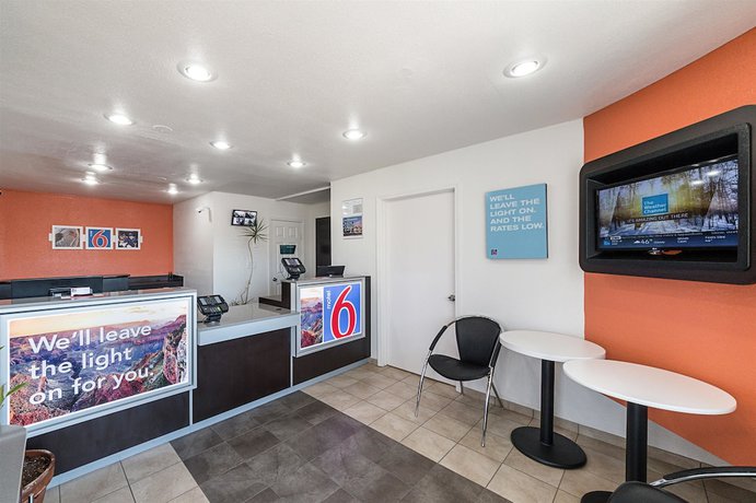 Imagen de los interiores del Hotel Motel 6 Mcallen, TX. Foto 19