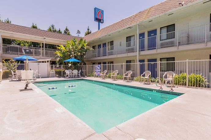 Imagen de la piscina del Hotel Motel 6 Merced, CA - North. Foto 19