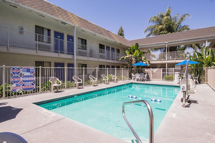 Imagen de la piscina del Hotel Motel 6 Merced, CA - North. Foto 20