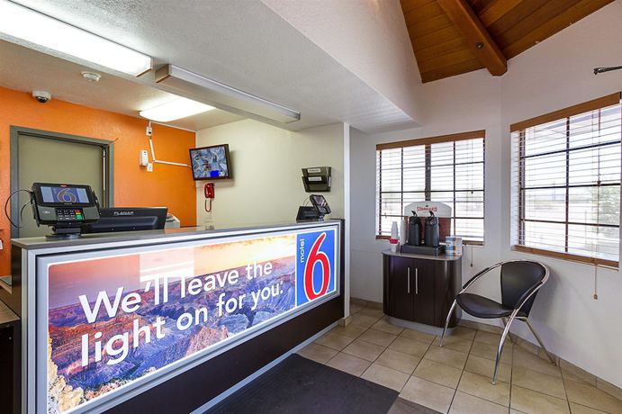 Imagen de los interiores del Hotel Motel 6 Mesa, Az - South. Foto 19