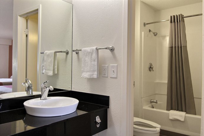 Imagen de la habitación del Hotel Motel 6 Middleburg Heights, Oh - Cleveland. Foto 6