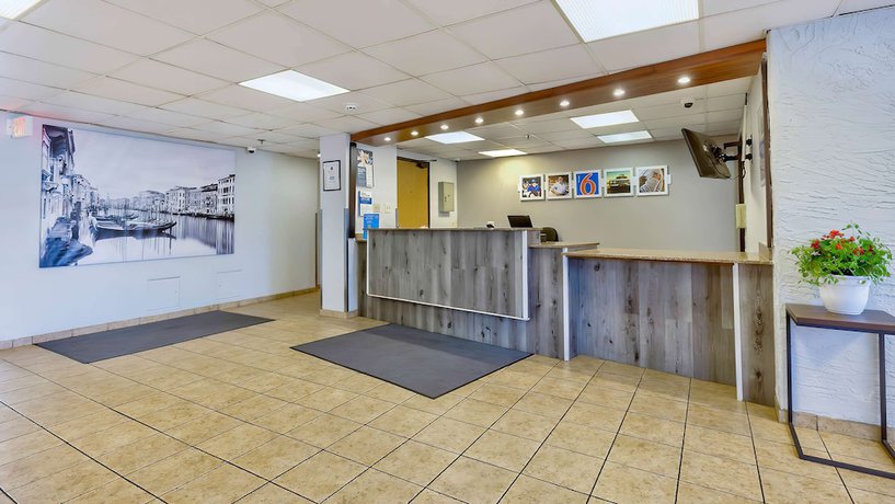 Imagen de los interiores del Hotel Motel 6 Milwaukee, WI - Glendale. Foto 20