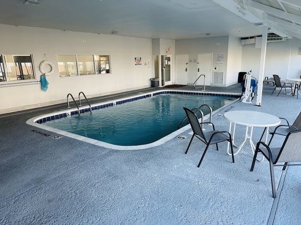 Imagen de la piscina del Hotel Motel 6 Mobile, AL &ndash; Airport Blvd. Foto 15
