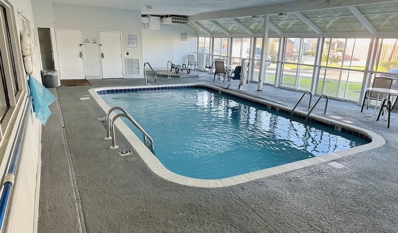 Imagen de la piscina del Hotel Motel 6 Mobile, AL &ndash; Airport Blvd. Foto 16