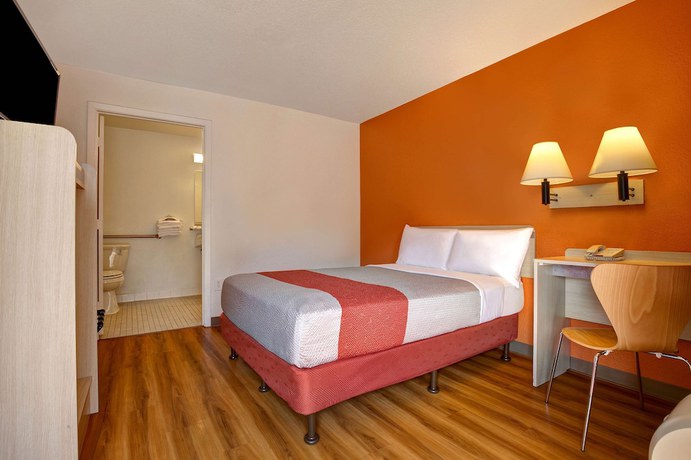 Imagen de la habitación del Hotel Motel 6 Monterey, CA. Foto 9