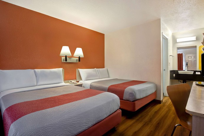 Imagen de la habitación del Hotel Motel 6 Monterey, CA. Foto 12