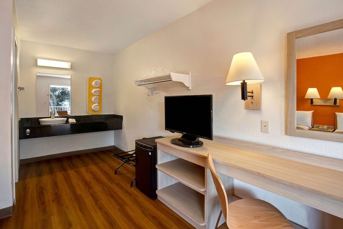 Imagen de la habitación del Hotel Motel 6 Monterey, CA. Foto 13