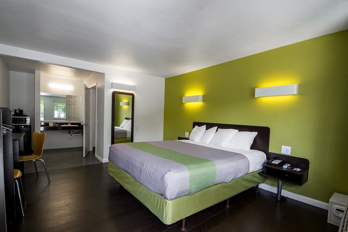 Imagen de la habitación del Hotel Motel 6 Monterey Downtown. Foto 4