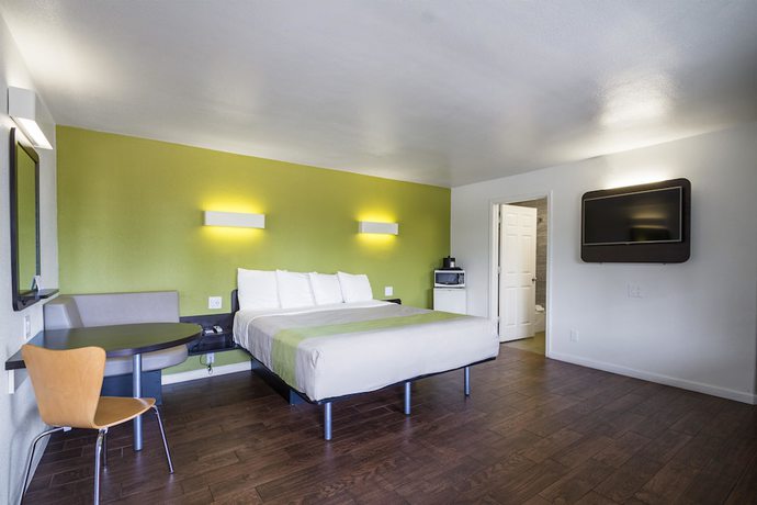 Imagen de la habitación del Hotel Motel 6 Monterey Downtown. Foto 10