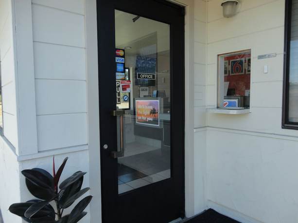 Imagen de los interiores del Hotel Motel 6 Monterey Downtown. Foto 17