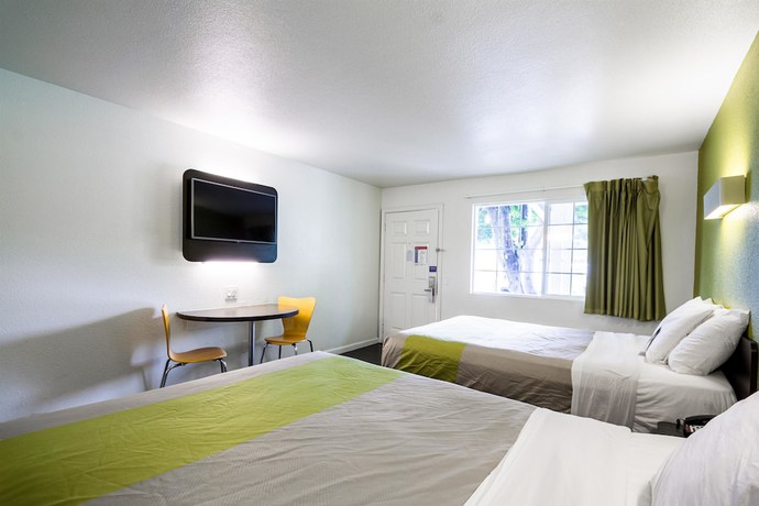 Imagen de la habitación del Hotel Motel 6 Monterey Downtown. Foto 11