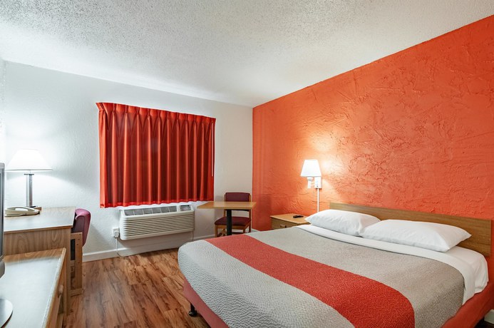 Imagen de la habitación del Hotel Motel 6 Naperville, Il. Foto 2