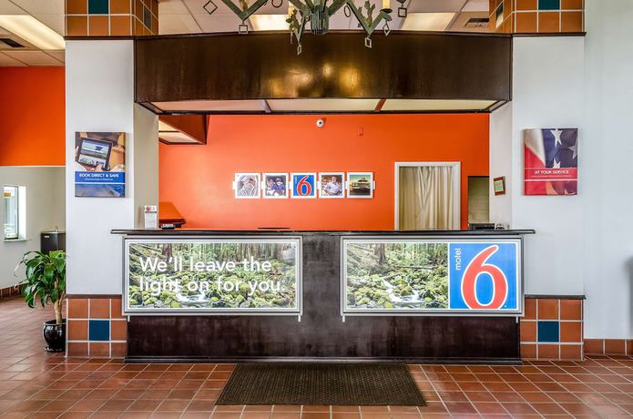 Imagen de los interiores del Hotel Motel 6 Oakdale, Ca. Foto 13