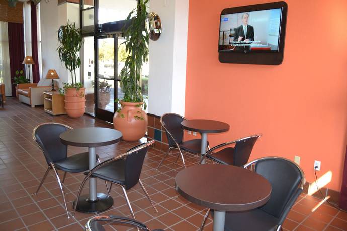 Imagen de los interiores del Hotel Motel 6 Oakdale, Ca. Foto 16
