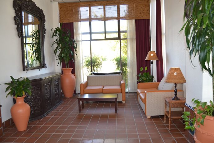 Imagen de los interiores del Hotel Motel 6 Oakdale, Ca. Foto 17