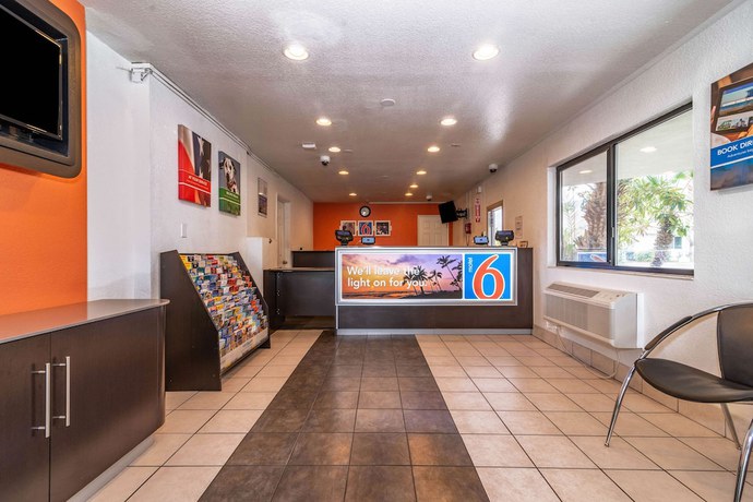 Imagen de los interiores del Hotel Motel 6 Palm Springs, CA - East - Palm Canyon. Foto 20