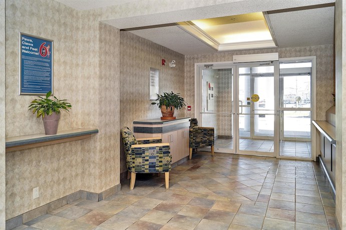 Imagen de los interiores del Hotel Motel 6 Peterborough, ON. Foto 14