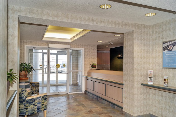 Imagen de los interiores del Hotel Motel 6 Peterborough, ON. Foto 17