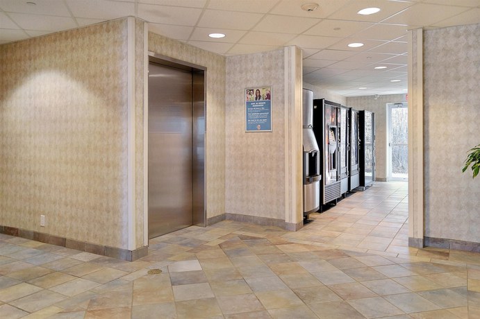 Imagen de los interiores del Hotel Motel 6 Peterborough, ON. Foto 18
