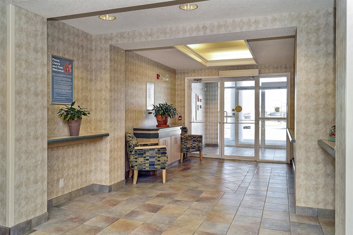 Imagen de los interiores del Hotel Motel 6 Peterborough, ON. Foto 19