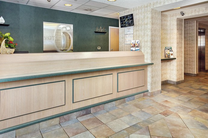 Imagen de los interiores del Hotel Motel 6 Peterborough, ON. Foto 20