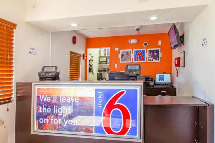 Imagen de los interiores del Hotel Motel 6 Phoenix, AZ - Airport - 24th Street. Foto 14