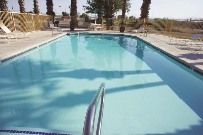 Imagen de la piscina del Hotel Motel 6 Phoenix, AZ - Midtown. Foto 9