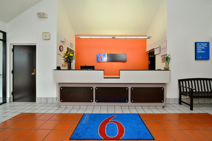 Imagen de los interiores del Hotel Motel 6 Plano, Tx - West - Frisco. Foto 14
