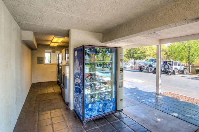 Imagen de los interiores del Hotel Motel 6 Redding, CA - South. Foto 17
