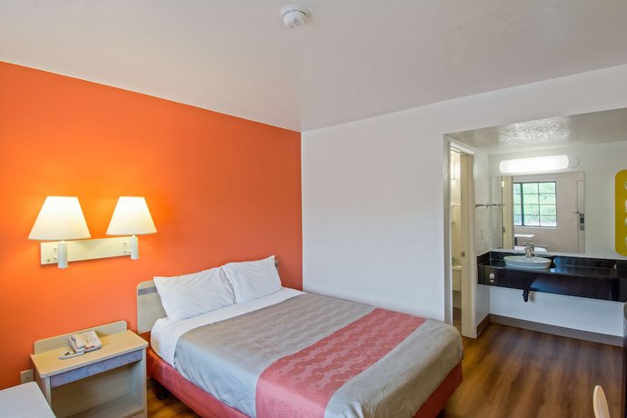Imagen de la habitación del Hotel Motel 6 Redding, CA - South. Foto 6