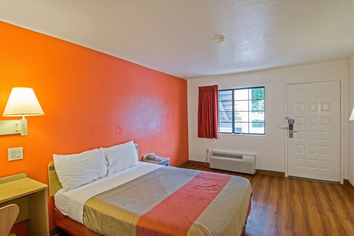 Imagen de la habitación del Hotel Motel 6 Redding, CA - South. Foto 11