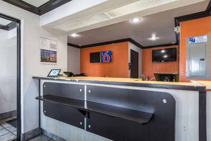 Imagen de los interiores del Hotel Motel 6 Riverside, CA - UCR East. Foto 15
