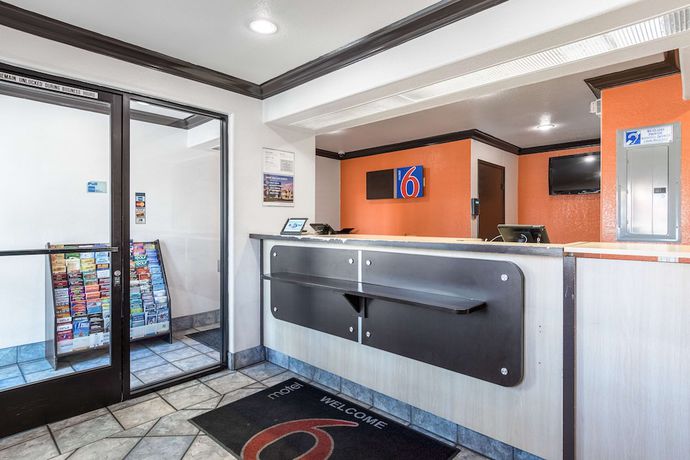 Imagen de los interiores del Hotel Motel 6 Riverside, CA - UCR East. Foto 17