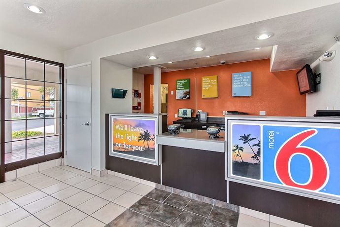 Imagen de los interiores del Hotel Motel 6 Salinas, CA - North Monterey Area. Foto 19