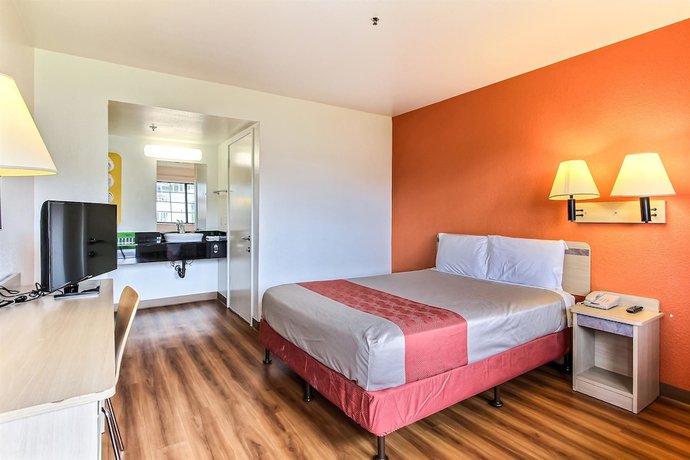 Imagen de la habitación del Hotel Motel 6 Salinas, CA - North Monterey Area. Foto 9