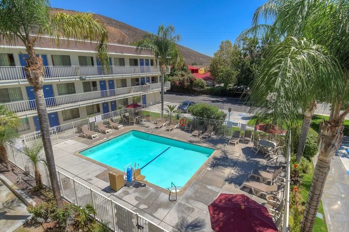 Imagen de la piscina del Hotel Motel 6 San Bernardino, CA - North. Foto 19
