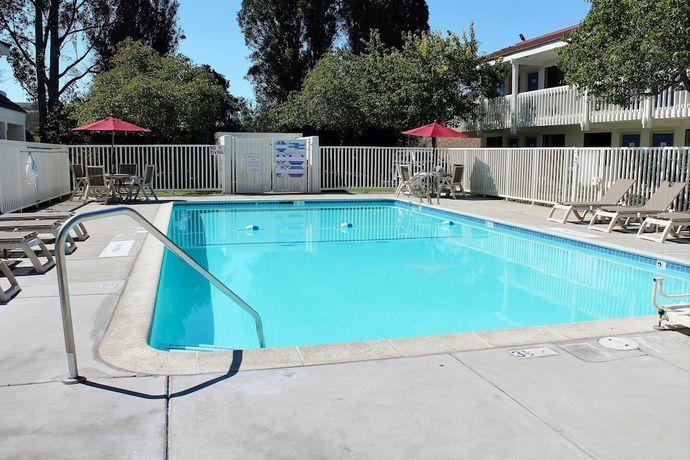 Imagen de la piscina del Hotel Motel 6 San Luis Obispo, Ca - South. Foto 16