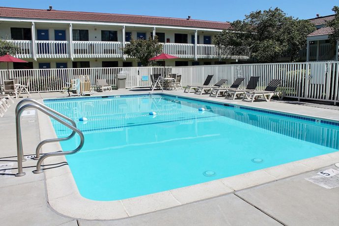 Imagen de la piscina del Hotel Motel 6 San Luis Obispo, Ca - South. Foto 17
