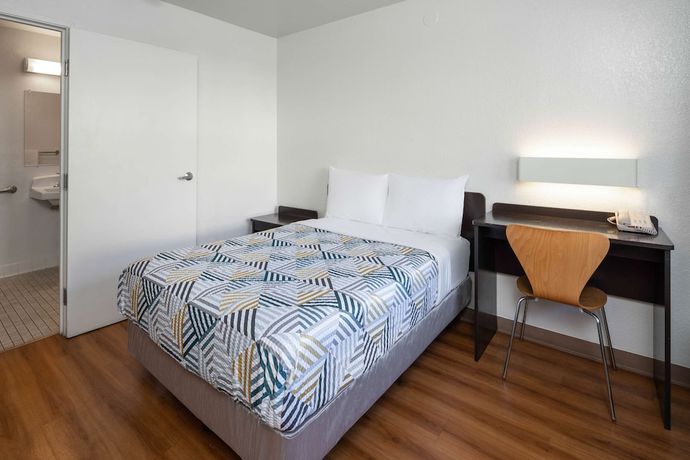 Imagen de la habitación del Hotel Motel 6 Santa Barbara, CA - State Street. Foto 10