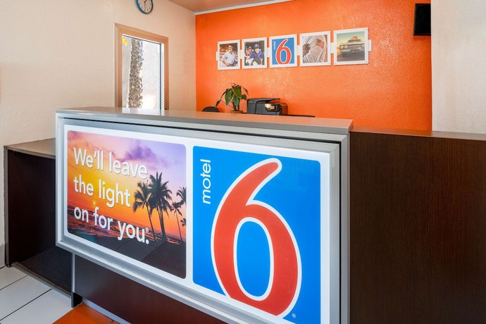 Imagen de los interiores del Hotel Motel 6 Santa Barbara, CA - State Street. Foto 19