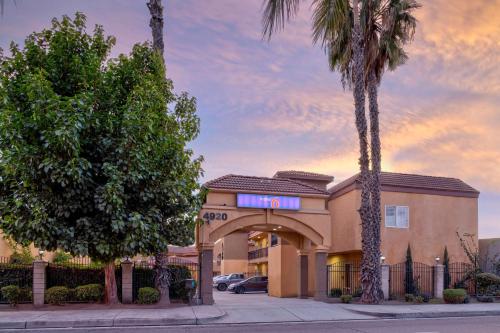 Imagen general del Hotel Motel 6 South Gate CA. Foto 1