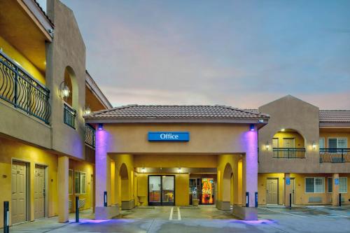 Imagen de los exteriores del Hotel Motel 6 South Gate CA. Foto 6