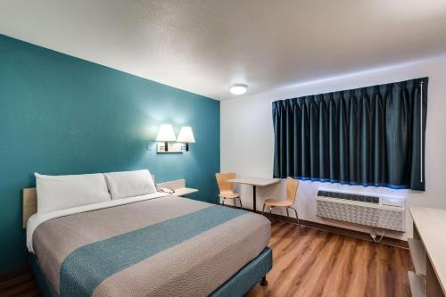 Imagen de la habitación del Hotel Motel 6 Spokane, WA - West. Foto 6