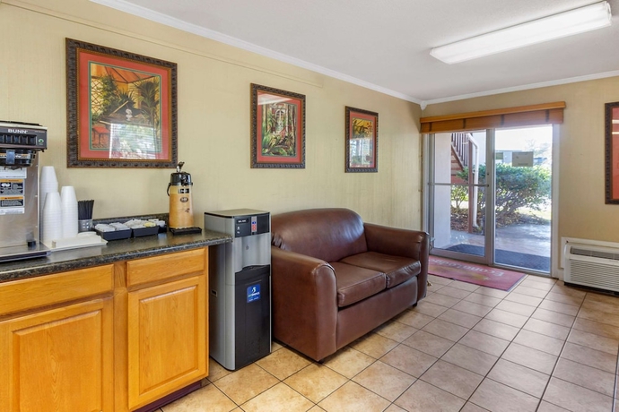 Imagen de los interiores del Hotel Motel 6 Summerville, Sc &ndash; Azalea Square. Foto 19
