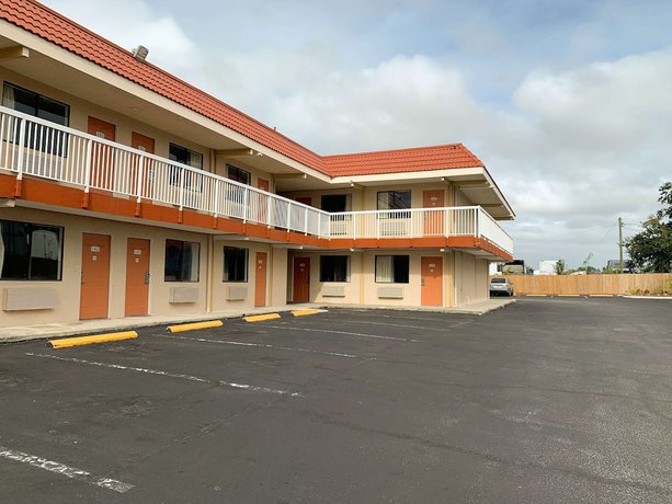 Imagen general del Hotel Motel 6 Tampa, FL. Foto 4