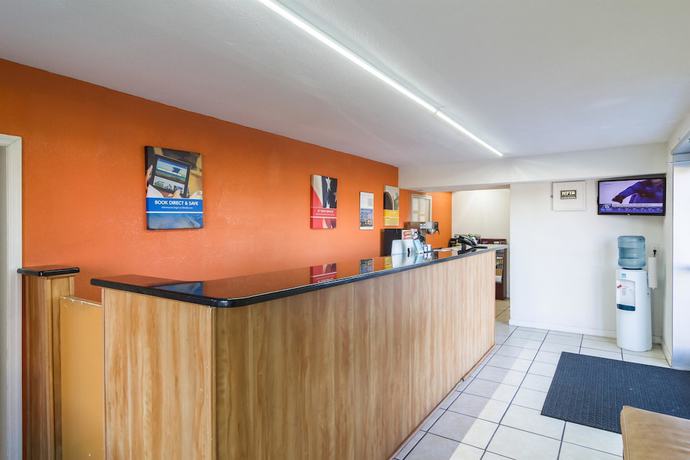 Imagen de los interiores del Hotel Motel 6 Townsend, GA. Foto 20