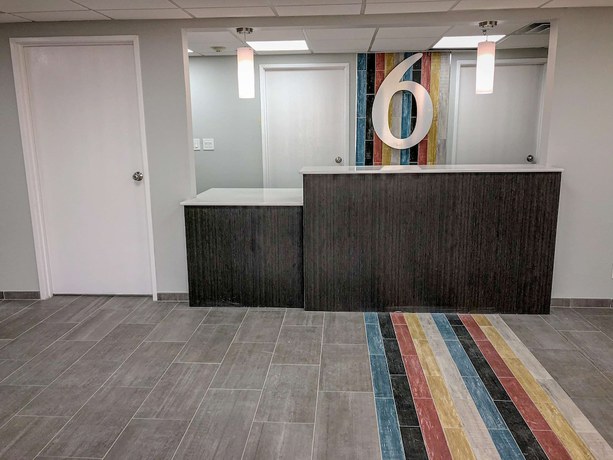Imagen de los interiores del Hotel Motel 6 Tulsa, Ok - Central. Foto 13